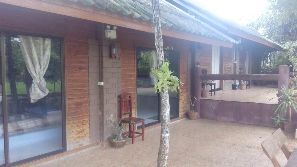 The Local Story Resort Ban Mon Talaeng Exterior foto