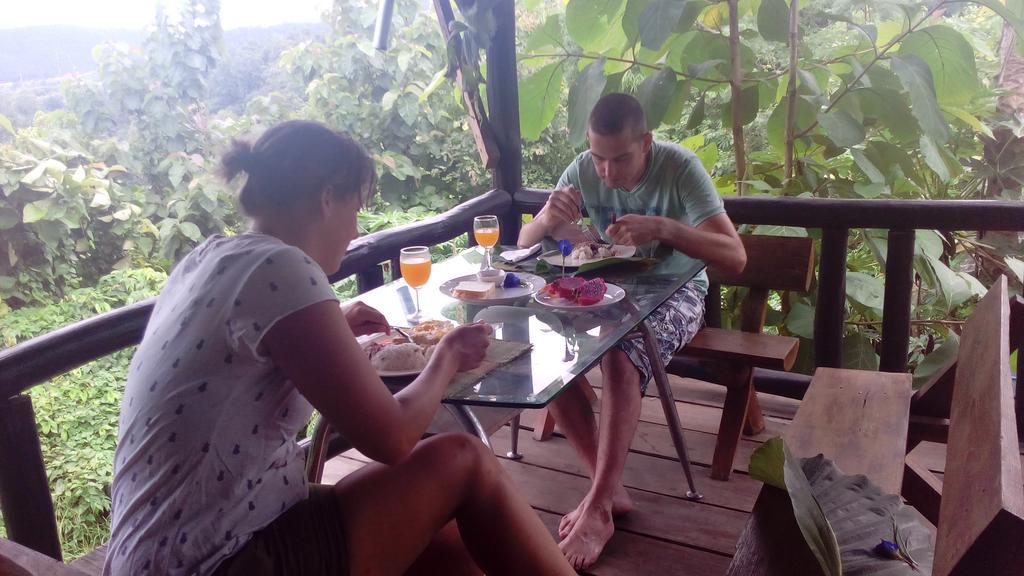The Local Story Resort Ban Mon Talaeng Exterior foto